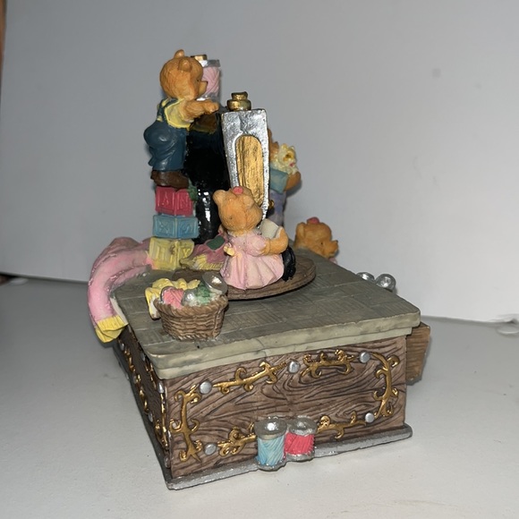 Vintage Sankyo Musical Bears On Sewing Machine Animated Music Box Collectible - Picture 7 of 9
